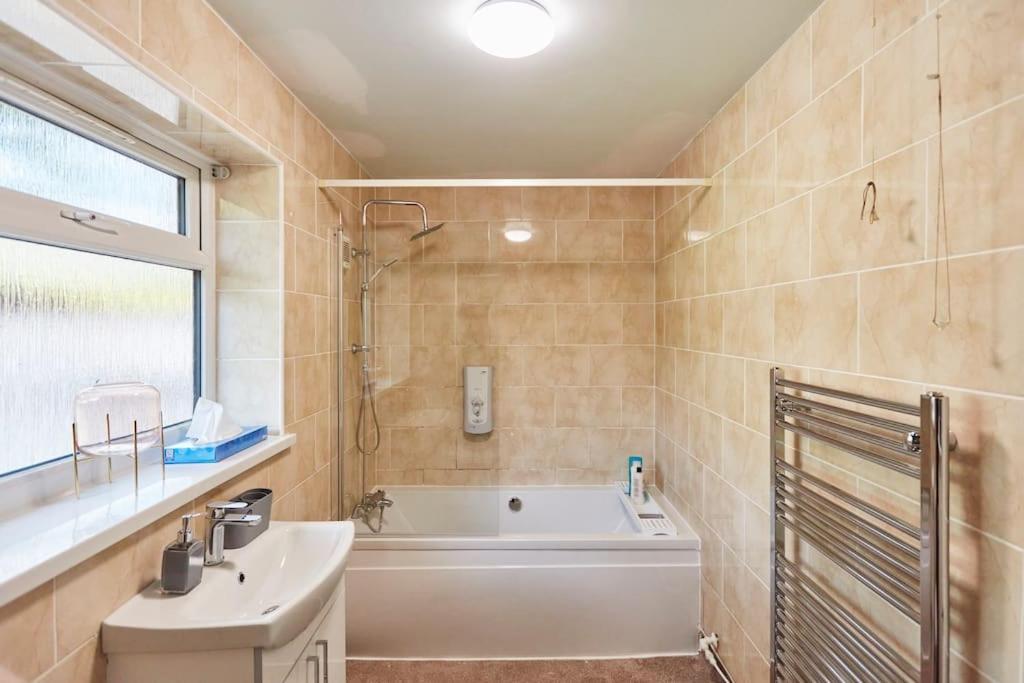 *Little Haven In Leeds* ¤Private Parking¤ Ensuite 利兹 外观 照片